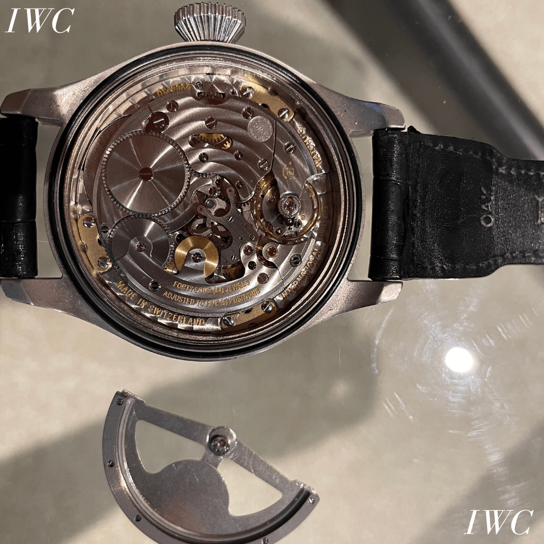 Black Modern Coming Soon Instagram Post IWC reviseren