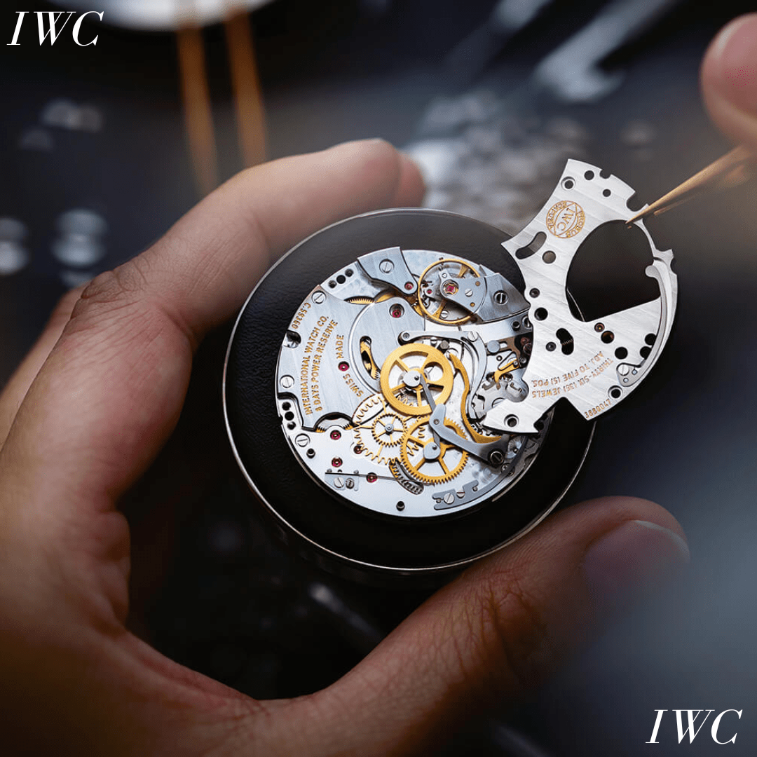 Black Modern Coming Soon Instagram Post IWC reparatie